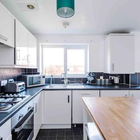 Spacious 5 Bedroom Home Hosted By Mcr Dens 맨체스터 외부 사진