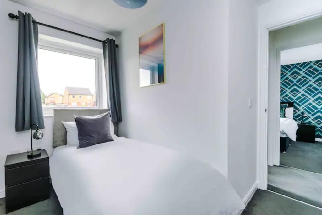 Spacious 5 Bedroom Home Hosted By Mcr Dens 맨체스터 외부 사진